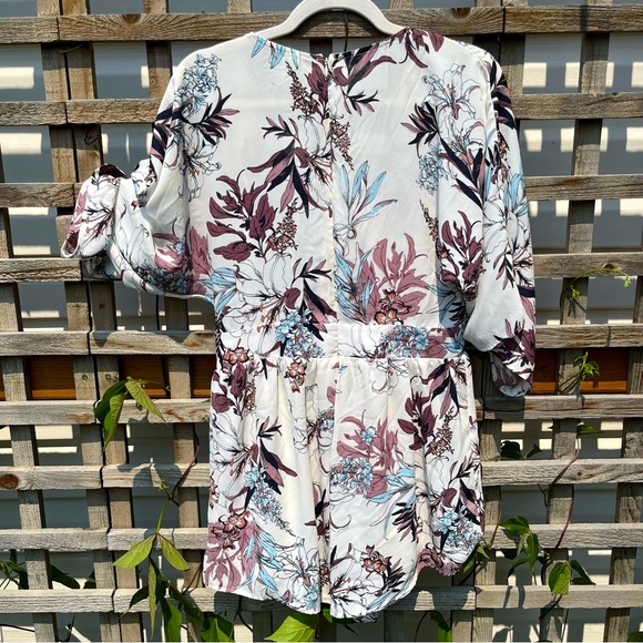 Floral romper from Mahina in Maui - Picture 3 of 4